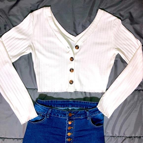 Large sexy v-neck, mid-ribbed, long-sleeved women’s top - Picture 3 of 3